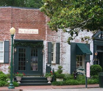 Storefront of the Faded Rose in Pinehurst